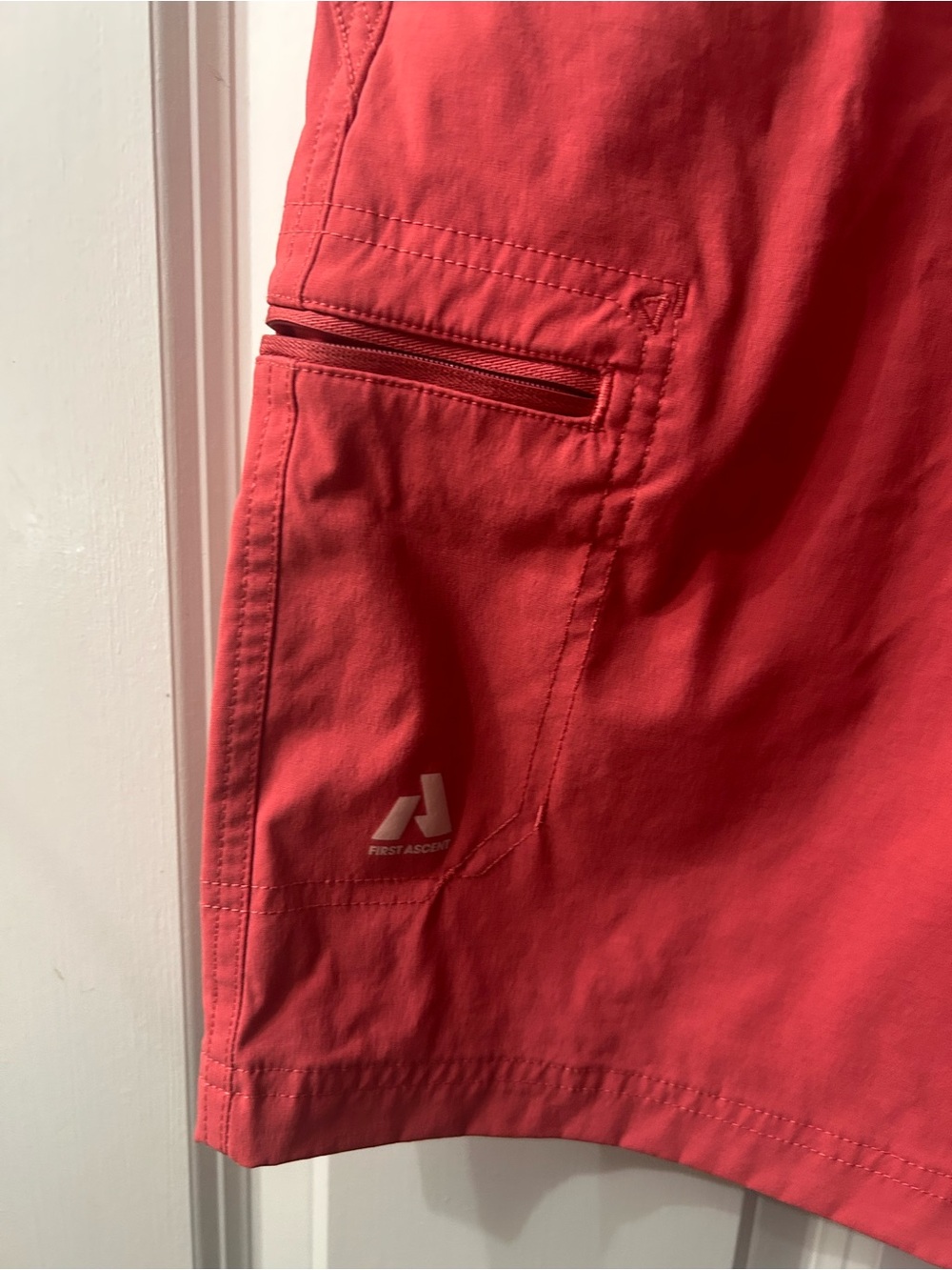 Eddie Bauer Women's Guide Pro Shorts size 10 - Picture 5 of 9